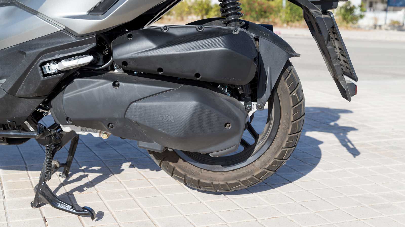 SYM ADX 300: Τιμή από 4.995 ευρώ και όλες τις ανέσεις της κατηγορίας