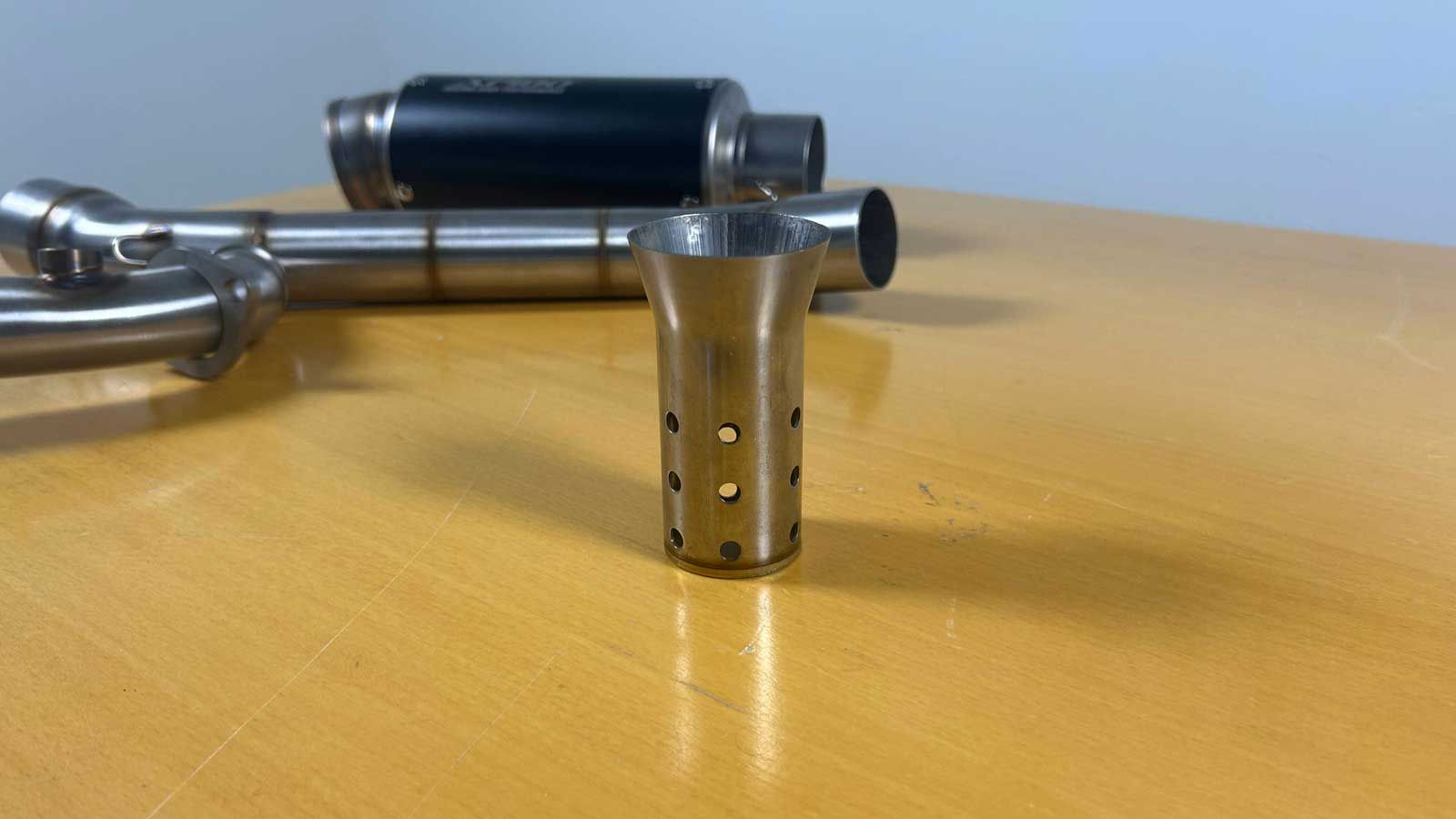 Παρουσίαση: Ολόσωμη εξάτμιση Apido HIGH UP για Sym VF 185 (005/5235 BLACK) 
