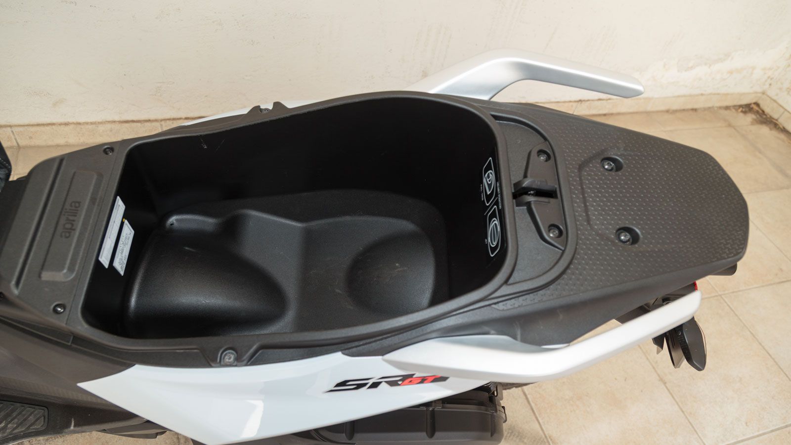 Aprilia SR GT 400