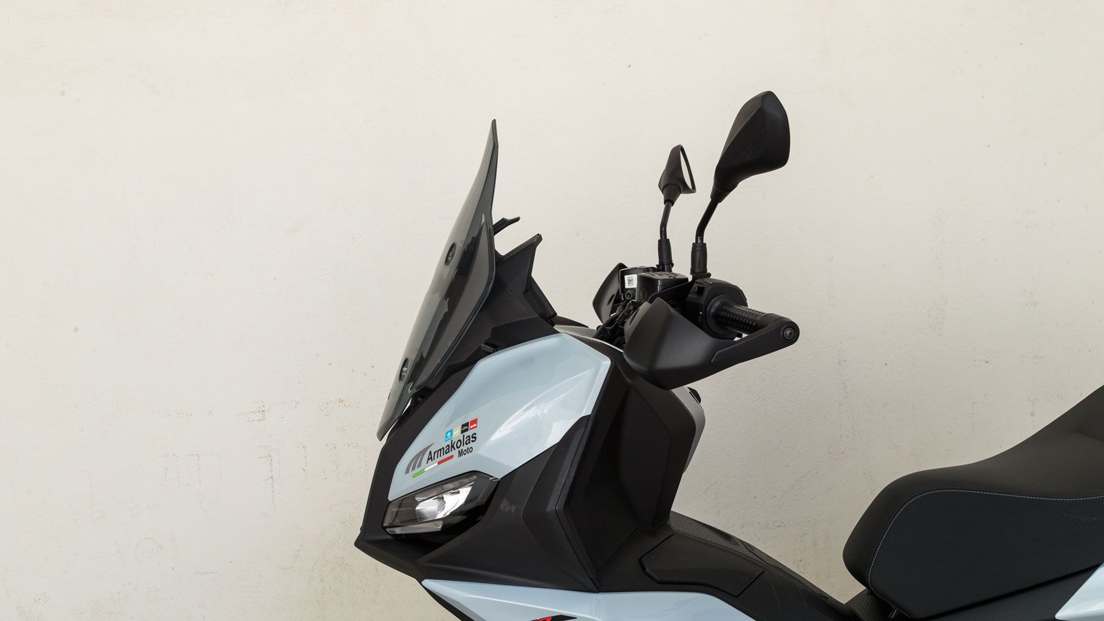 Aprilia SR GT 400