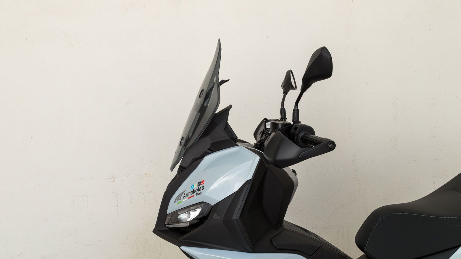 Aprilia SR GT 400