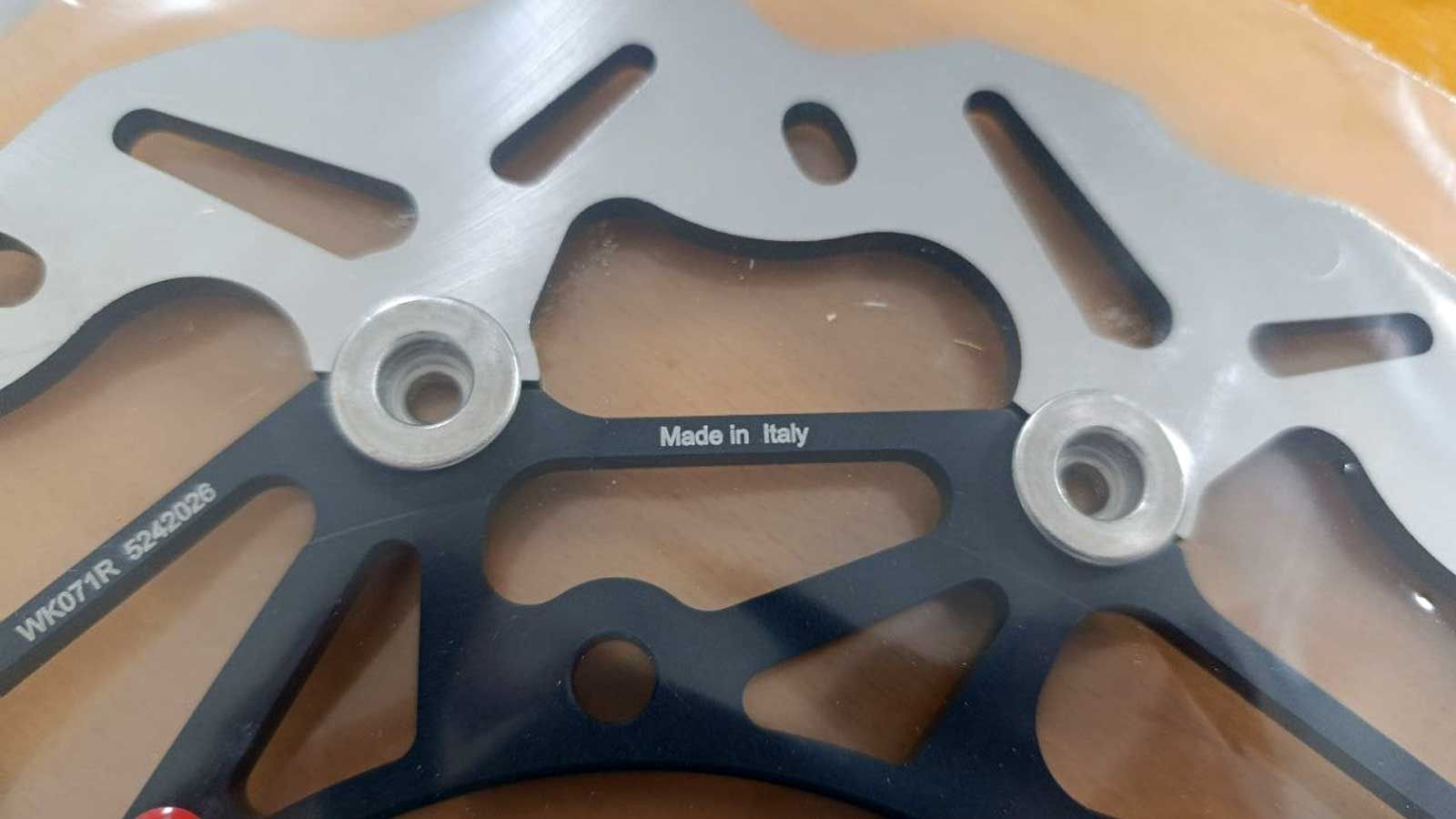 Kit με  oversized δισκόπλακες από την Braking για Yamaha MT-09/Tracer 09(OKWK1) 