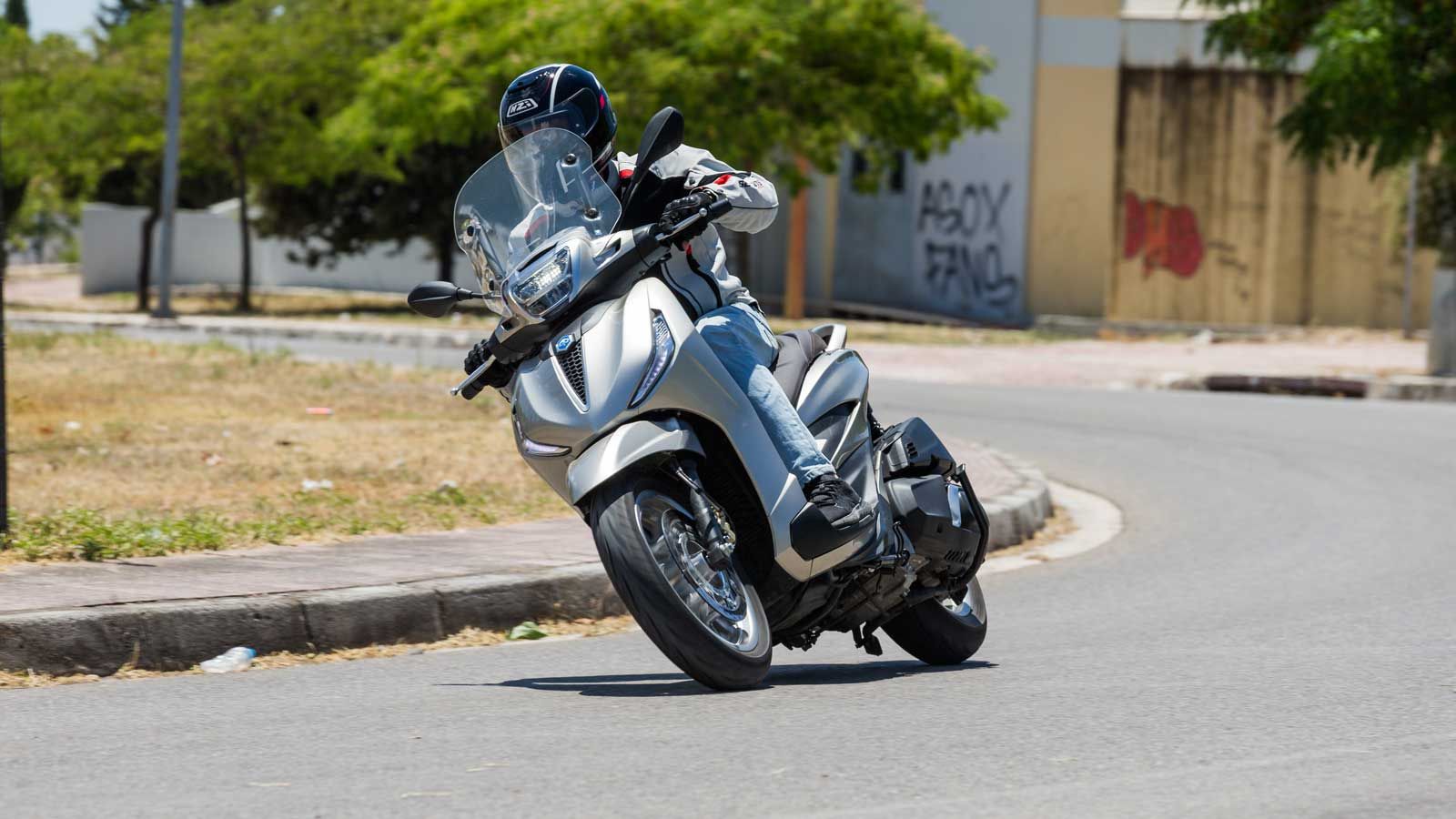 Piaggio Beverly: Επωφελήσου από τις τιμές προσφοράς έως 30 Απριλίου.