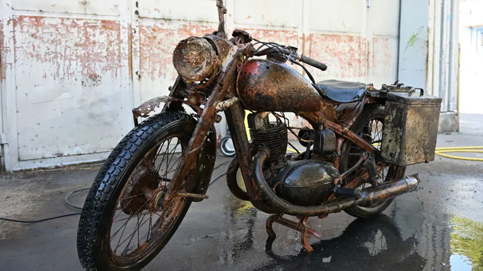 DKW NZ 350-1: Μοτοσυκλέτα του Β΄ Παγκοσμίου Πολέμου ανασύρθηκε από τον Δούναβη