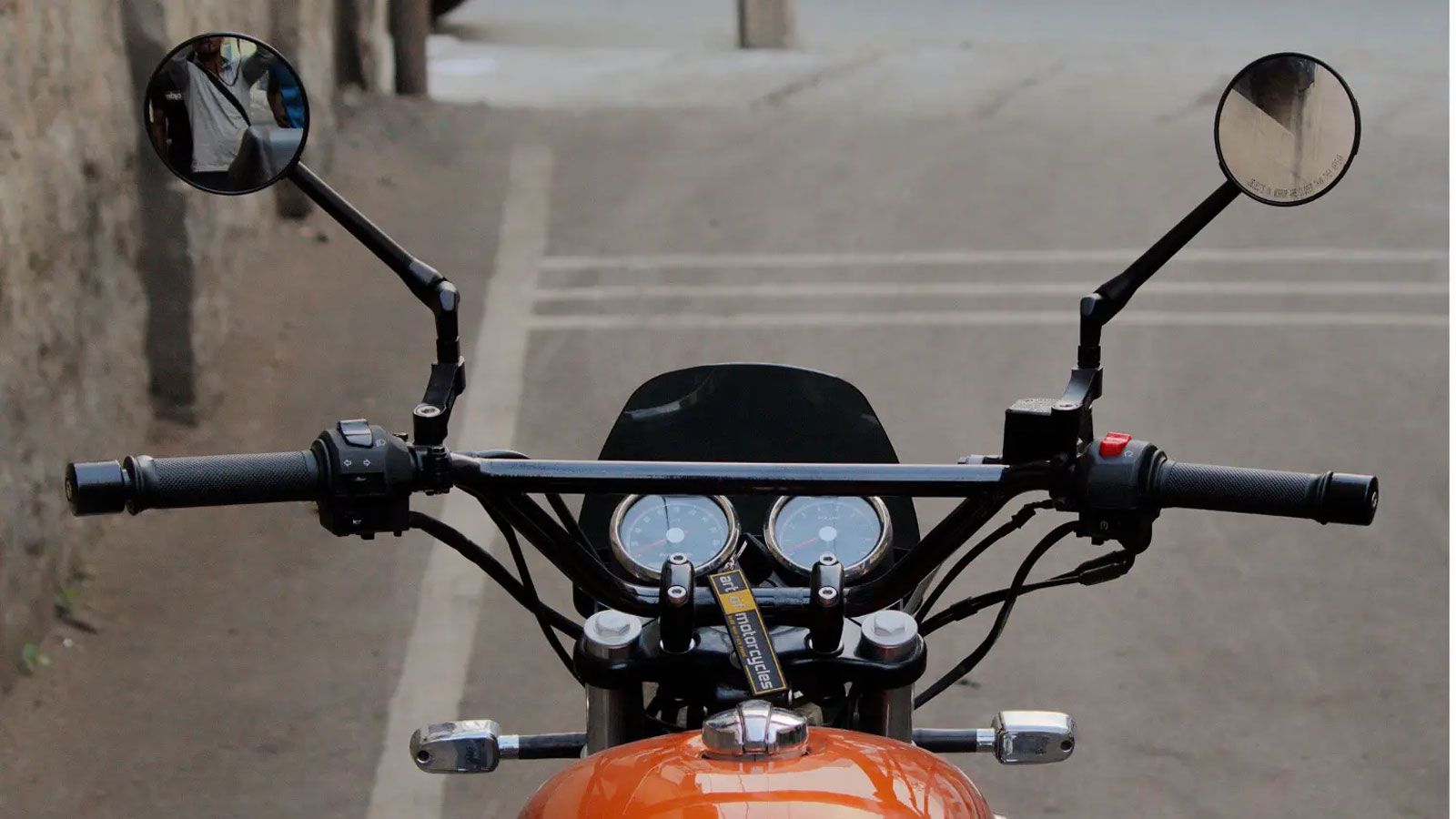 Τα βαρίδια τιμονιού μοτοσυκλέτας βρίσκονται στα άκρα του τιμονιού και πολλοί τα θεωρούν απλώς διακοσμητικά εξαρτήματα. Η αλήθεια όμως είναι διαφορετικ