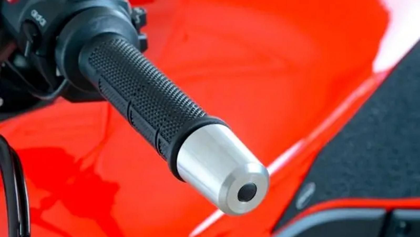 Η βασική τεχνική δουλειά των βαριδιών τιμονιού μοτοσυκλέτας είναι να απορροφούν μέρος των κραδασμών που φτάνουν από κινητήρα, πλαίσιο και δρόμο στα χέ