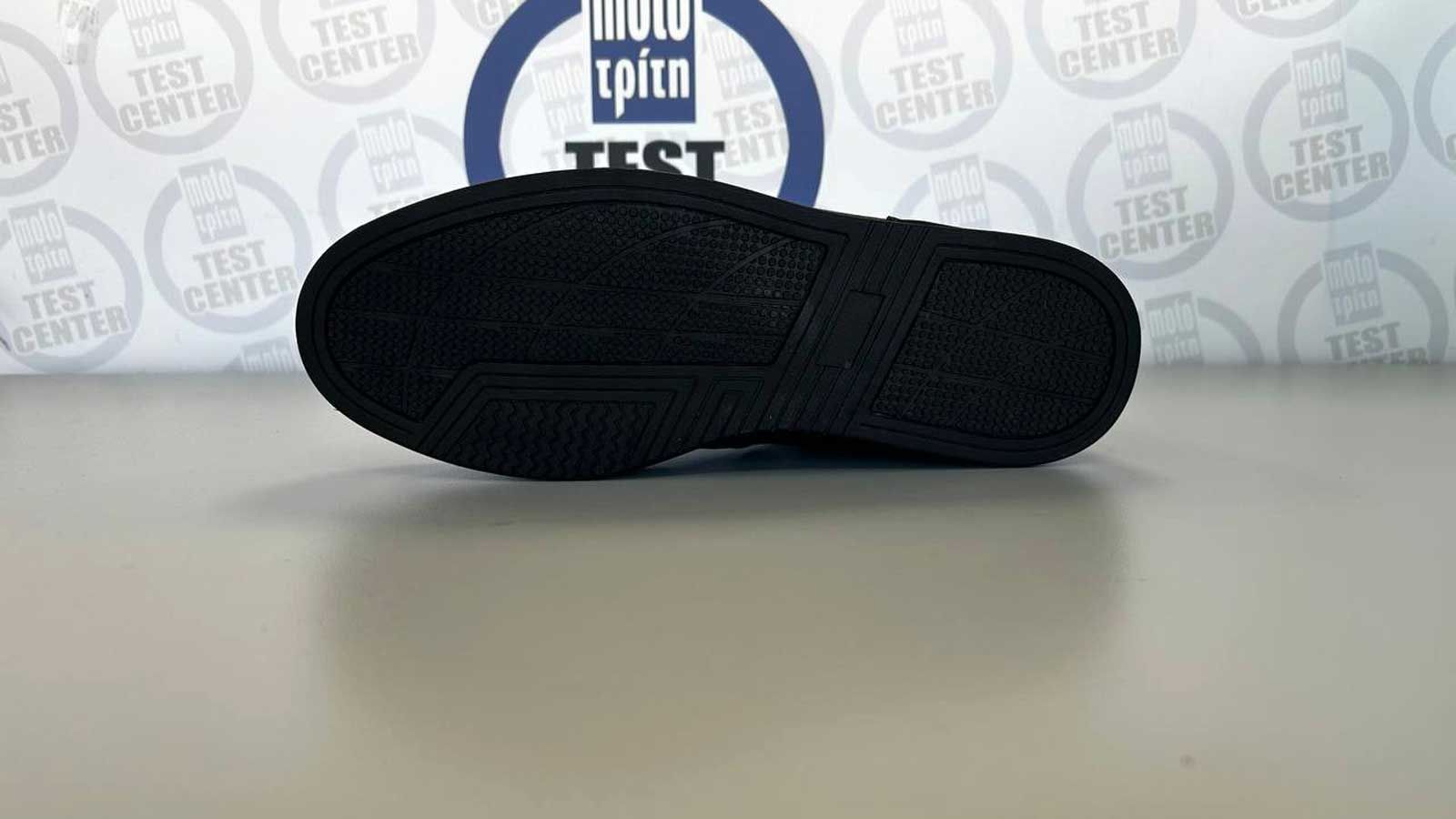 Η σόλα είναι φτιαγμένη για άνετο καθημερινό περπάτημα με το Heist.