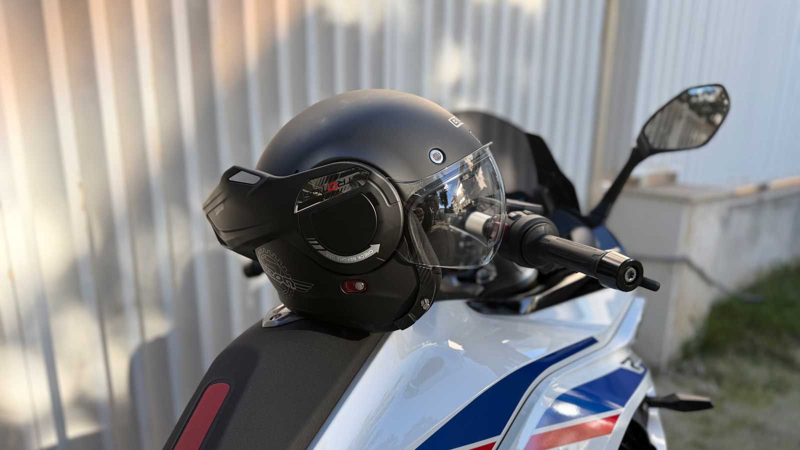  Το Beon B707 Stratos διαθέτει μηχανισμό σαγονιού 180 μοιρών.