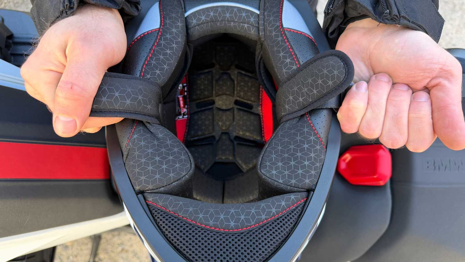 Η εσωτερική επένδυση το Pilot Atacama SV X65 είναι υποαλλεργική και αφαιρείται για να πλυθεί.