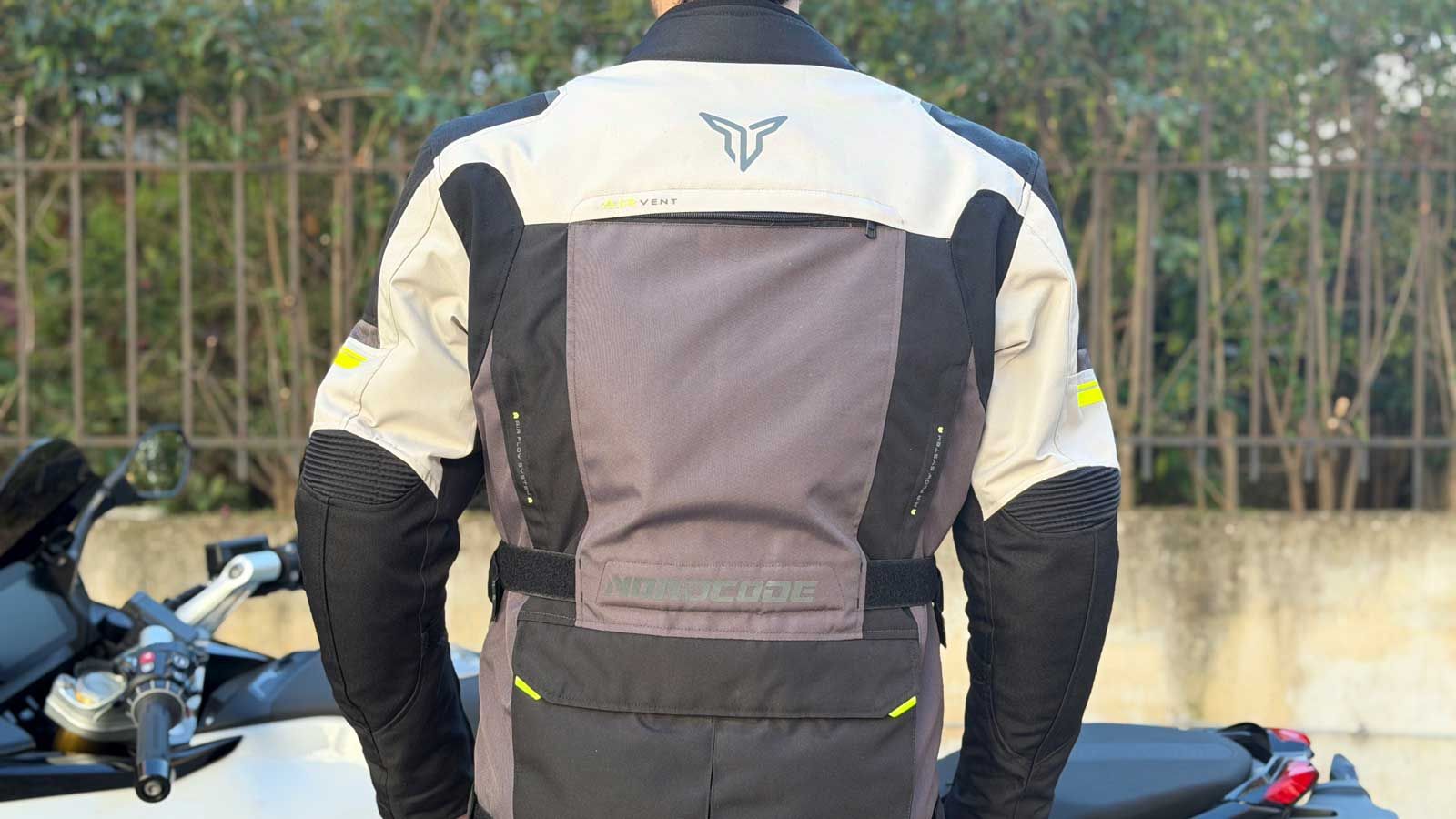 To Nordcode Dust διαθέτει μεγάλους αεραγωγούς στην πλάτη.