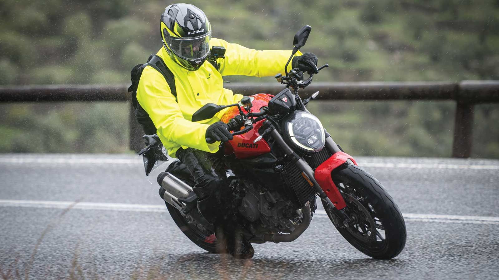 Ducati Monster: Επανασχεδιασμένο, ελαφρύτερο και ακόμα πιο δυνατό