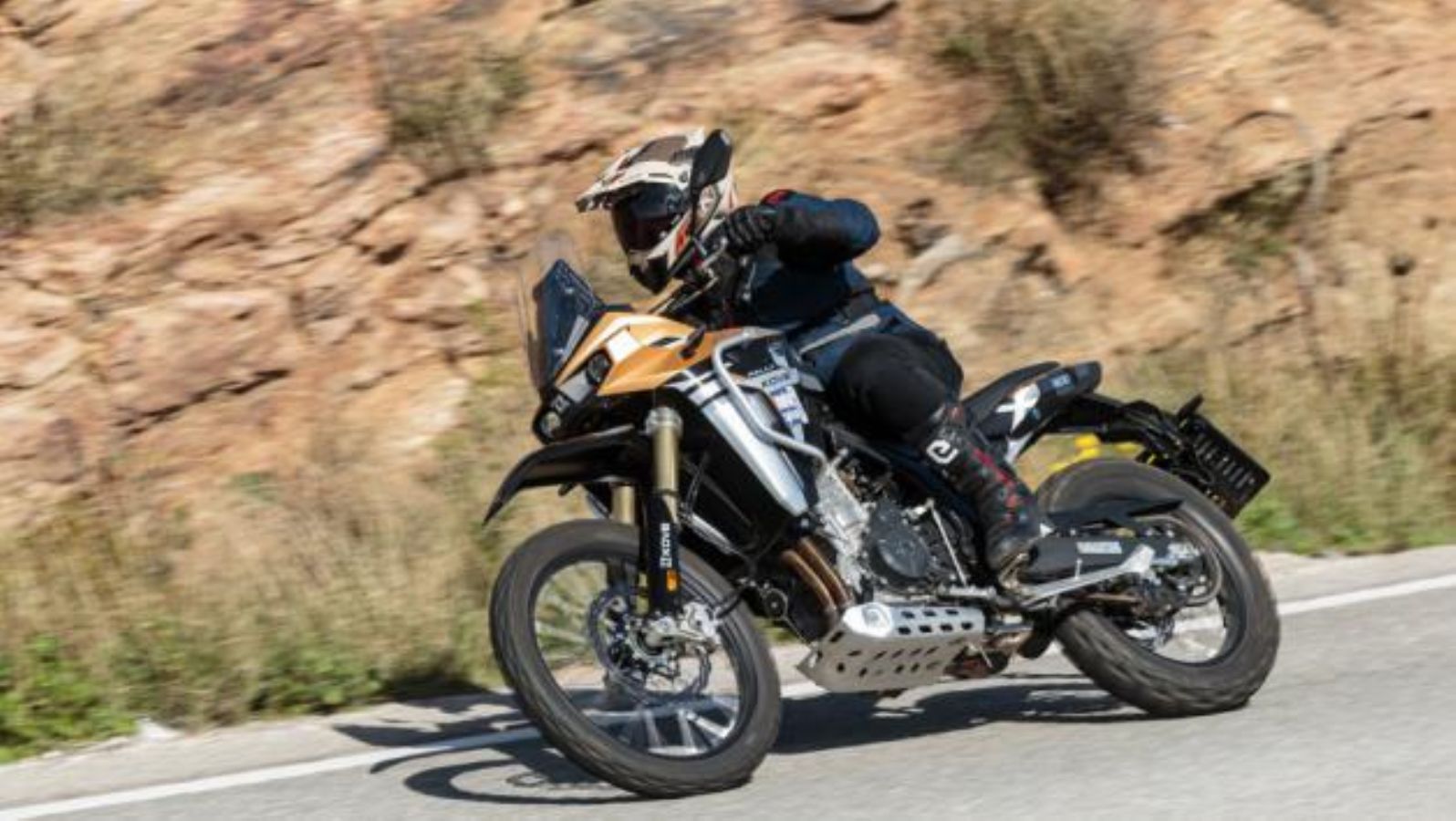 Kove 800X Rally: Το πιο χωμάτινο όλων με έκπτωση 700 ευρώ