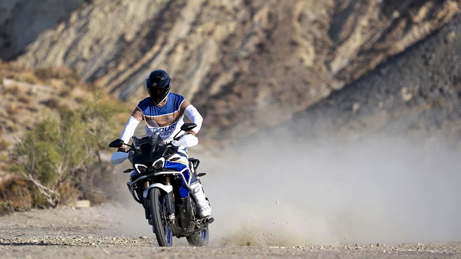 Η MV Agusta ενισχύει την adventure γκάμα της παρουσιάζοντας την ανανεωμένη MV Agusta Enduro Veloce 2026, η οποία αποκτά πλέον ένα πλήρες πακέτο προηγμ