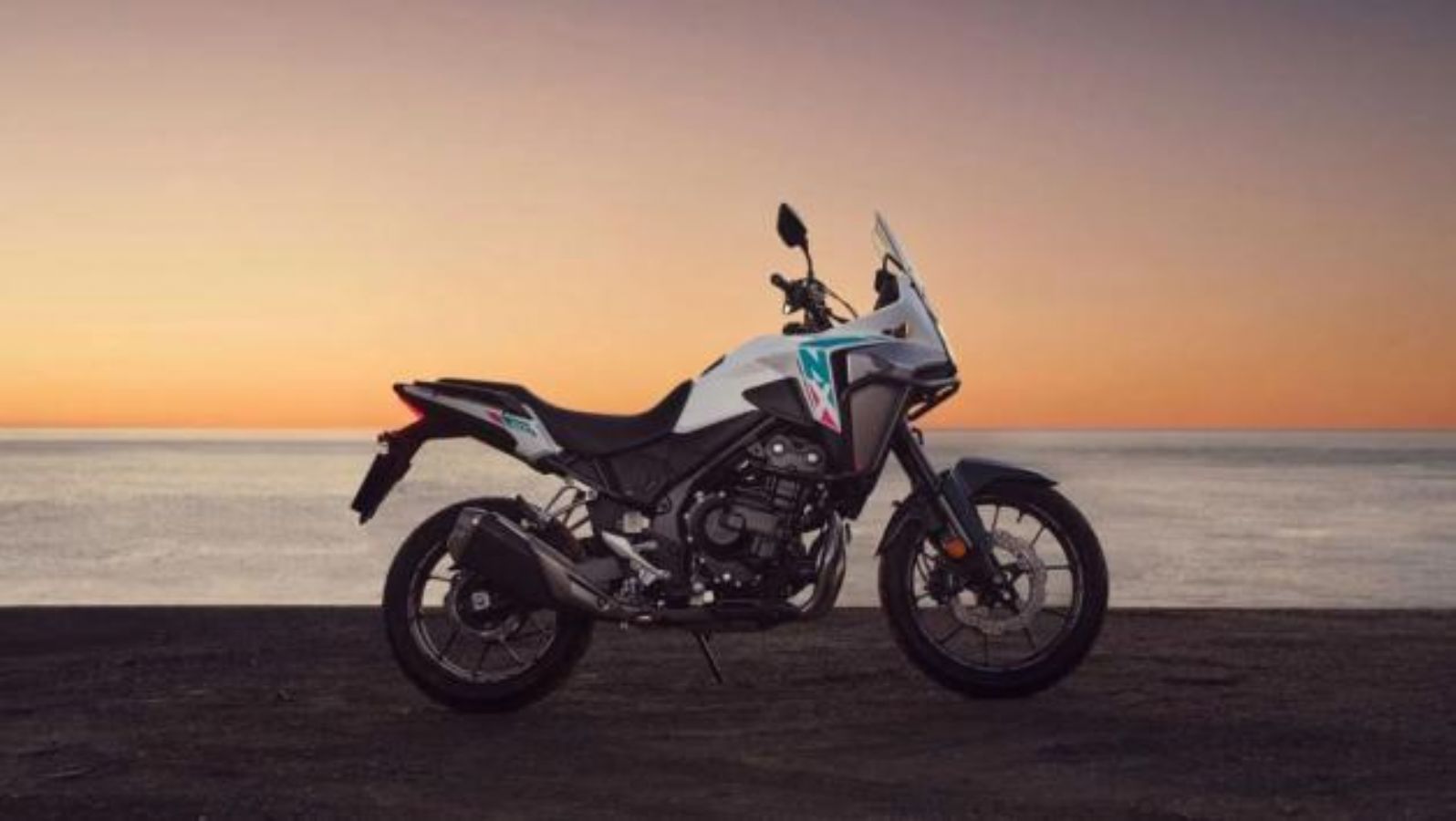 Honda NX500 E-Clutch: Με μετάδοση που σου «λύνει» το χέρι