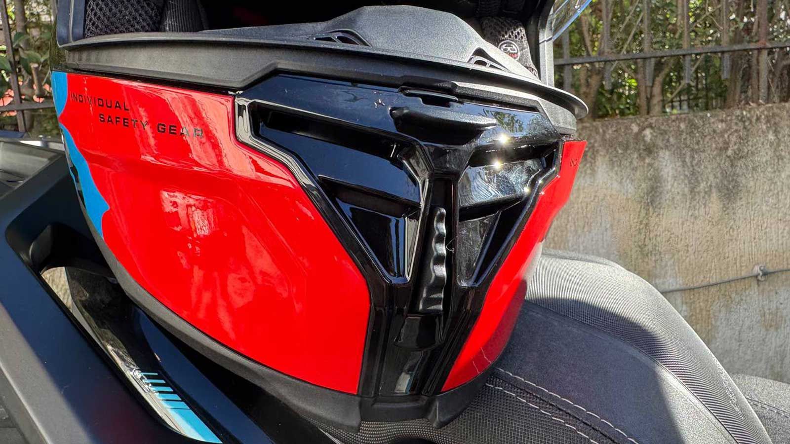 Μεγάλος αεραγωγός στο πιγούνι του Pilot Corsair SV On.