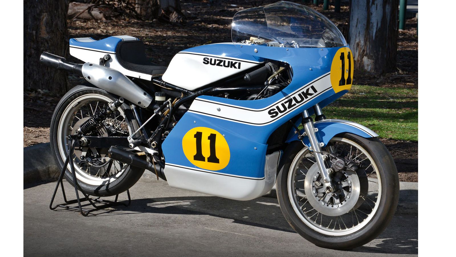 Suzuki στους αγώνες: Η κληρονομιά που πέρασε στις μοτοσυκλέτες δρόμου