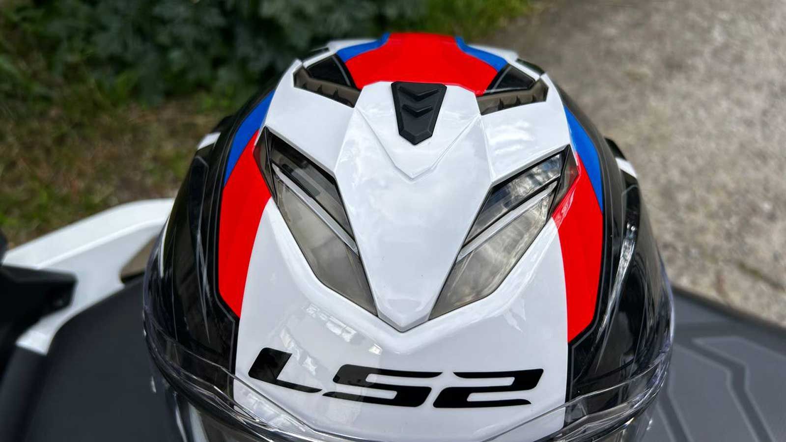 Οι αεραγωγοί στο επάνω μέρος του Storm III.