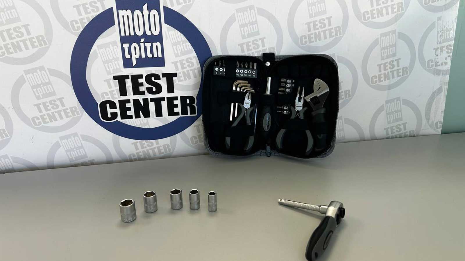H tool Kit V2 διαθέτει καρυδάκια σε 5 μεγέθη.