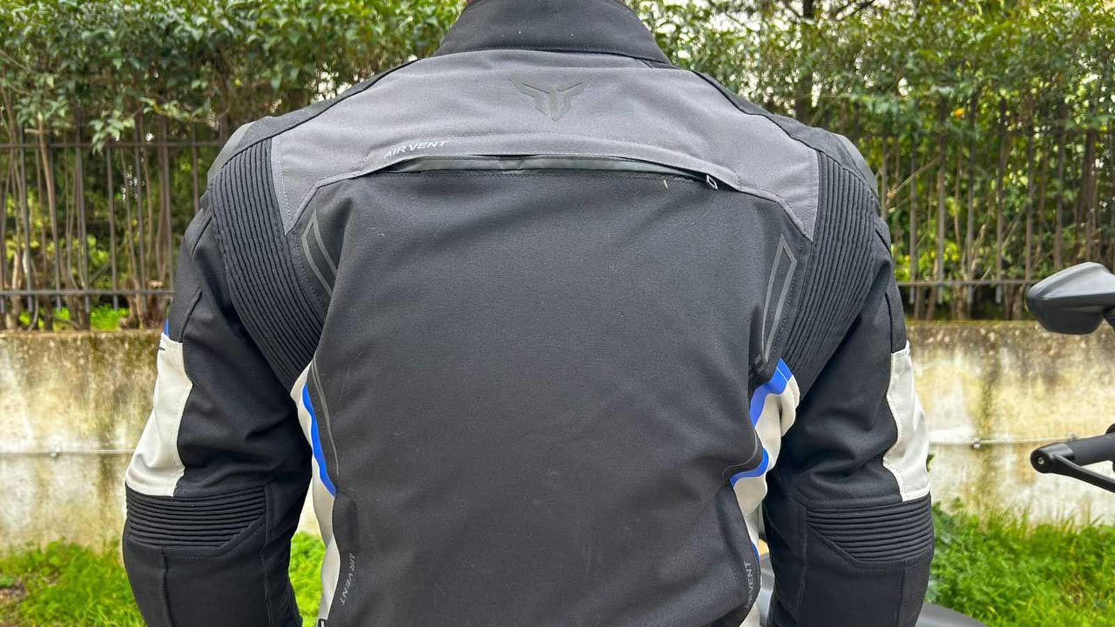 Η πλάτη στο Top speed διαθέτει προστατευτικό επιπέδου 2.