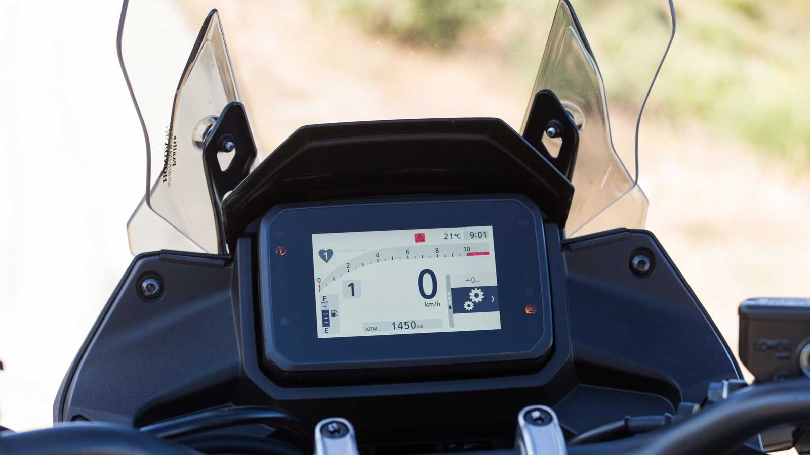Honda Transalp 750 E-Clutch: Η διαχρονική σειρά «φοράει» νέα τεχνολογία