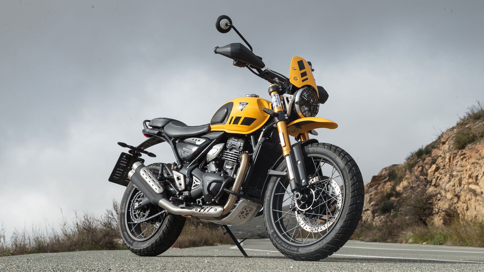 Η Triumph Scrambler 400 XC ξεχωρίζει χάρη στην επιβλητική σιλουέτα της και το αυθεντικό Scrambler σχεδιαστικό DNA, που αναδεικνύουν άμεσα την ταυτότητ
