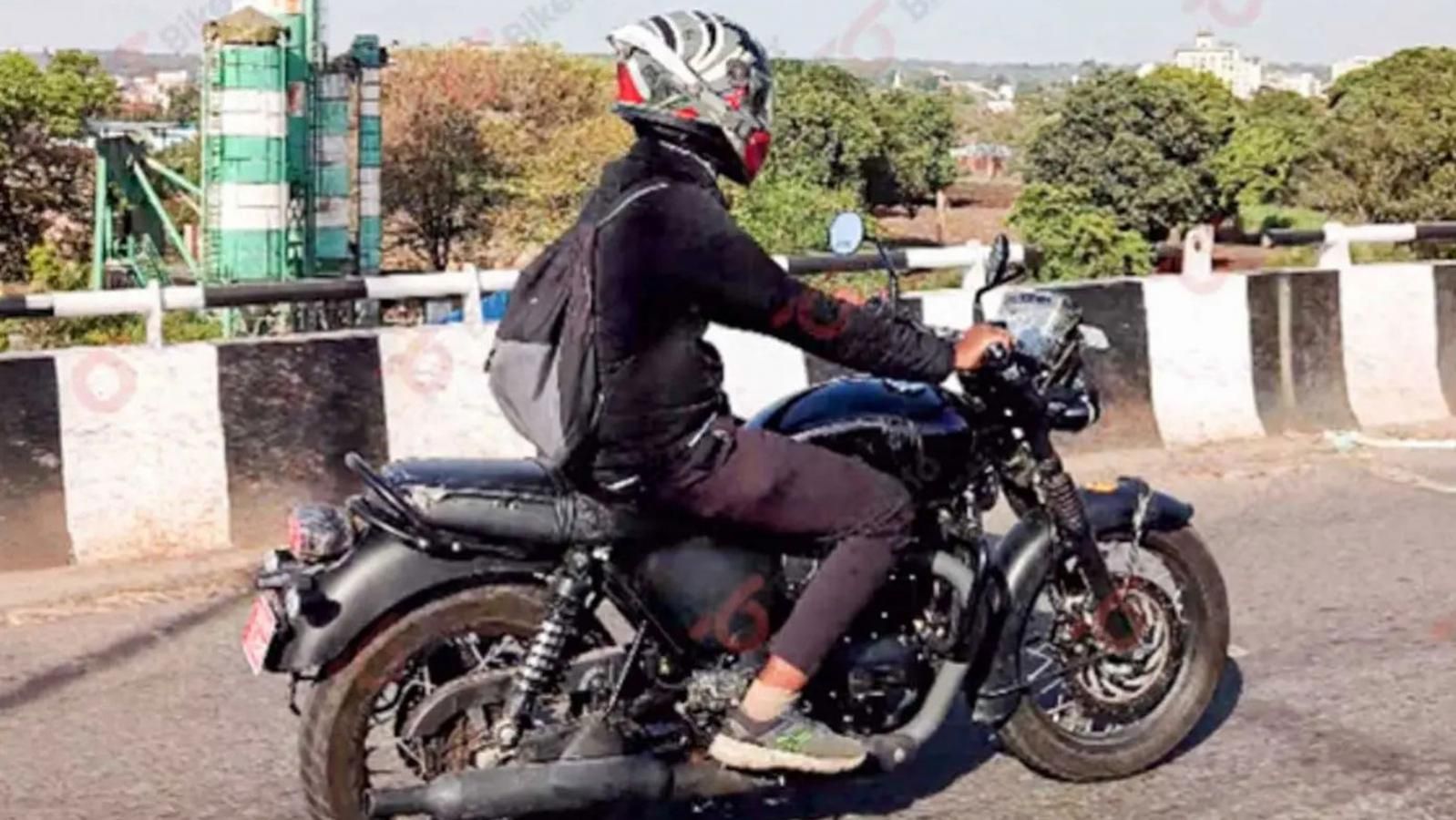 Triumph Bonneville 400: Η πιο προσιτή Bonneville ετοιμάζεται για EICMA