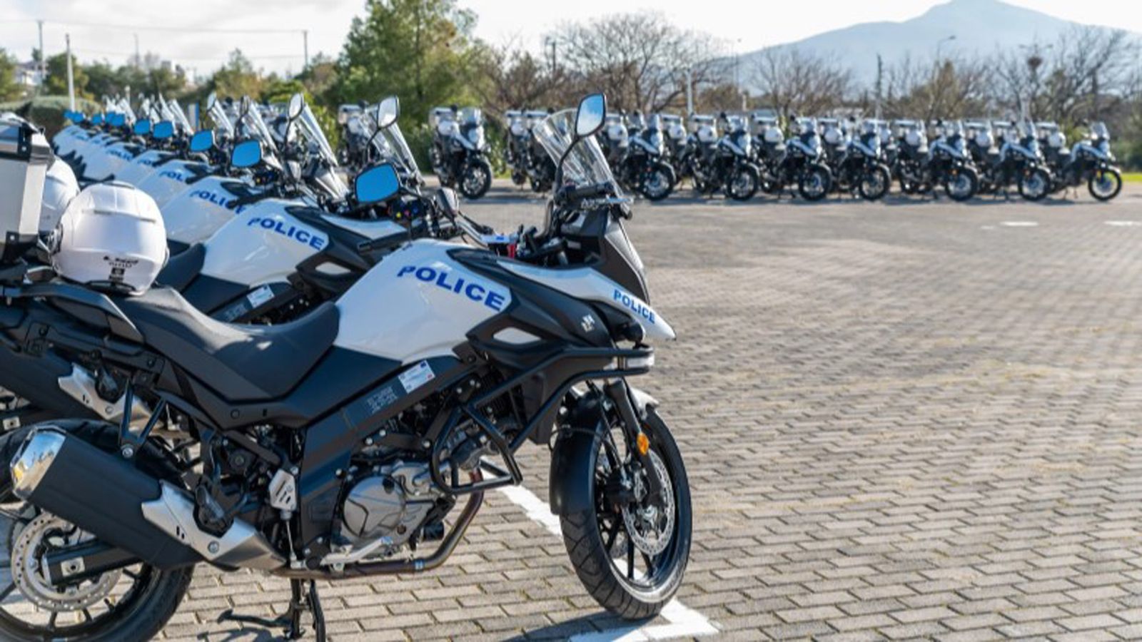 Suzuki V-Strom: Η Suzuki που έγινε ελληνική καθημερινότητα