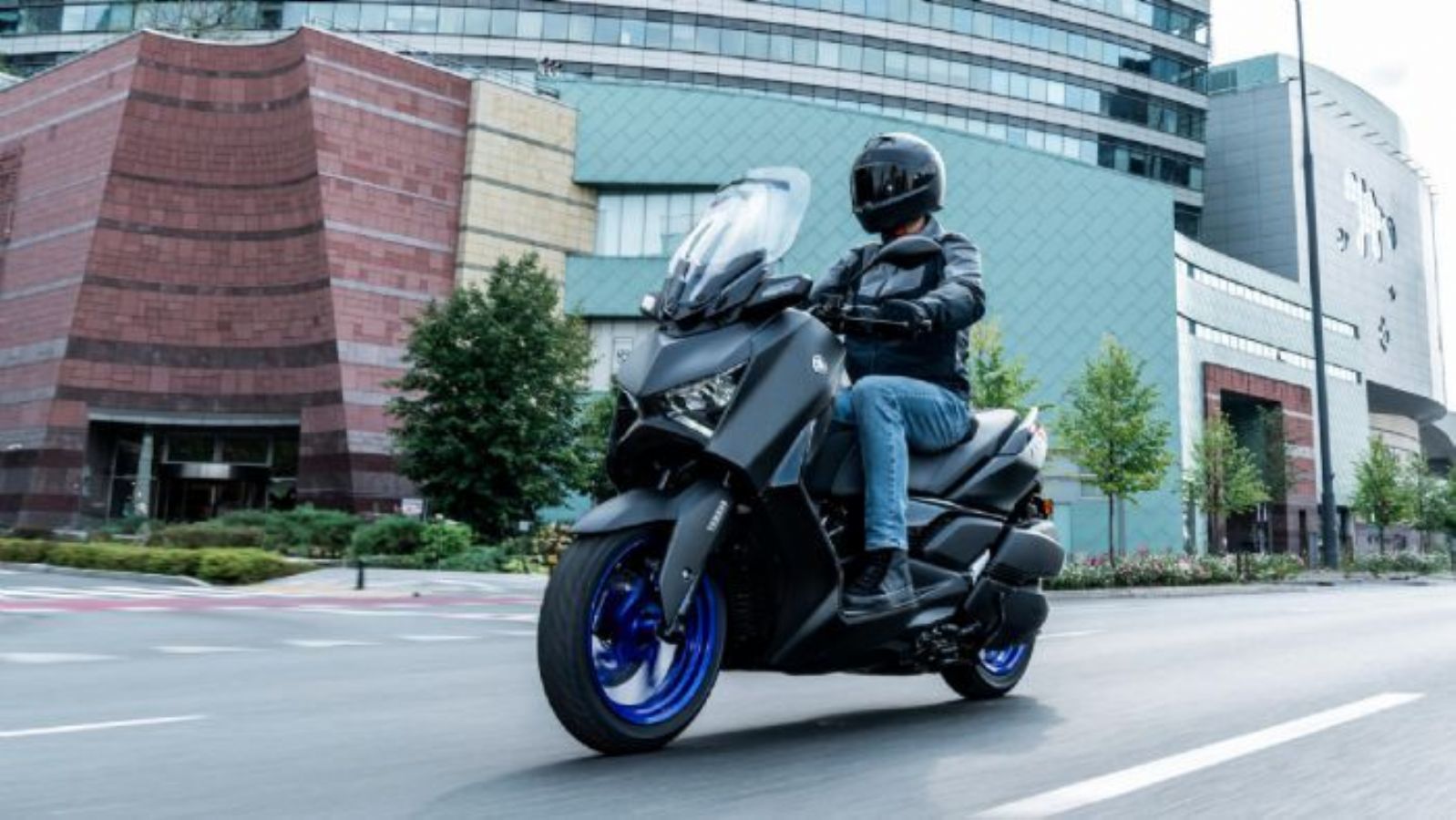 Yamaha XMAX 300: Premium και με τον μεγαλύτερο αποθηκευτικό χώρο στη κατηγορία