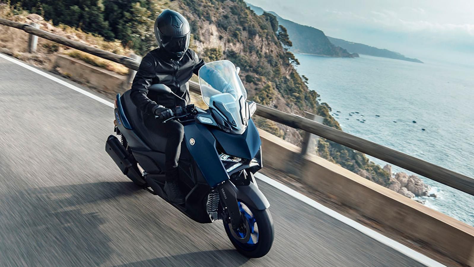 20 χρόνια XMAX: Το premium scooter που μεγάλωσε μαζί με την πόλη