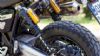 Η συνεργασία με την Ohlins απέδωσε τα αναμενόμενα καθώς τα διπλά αμορτισέρ δεν συμβάλλουν μόνο στην εμφάνιση, αλλά και στην συμπεριφορα της μοτοσυκλέτας σε κάθε τερέν.
