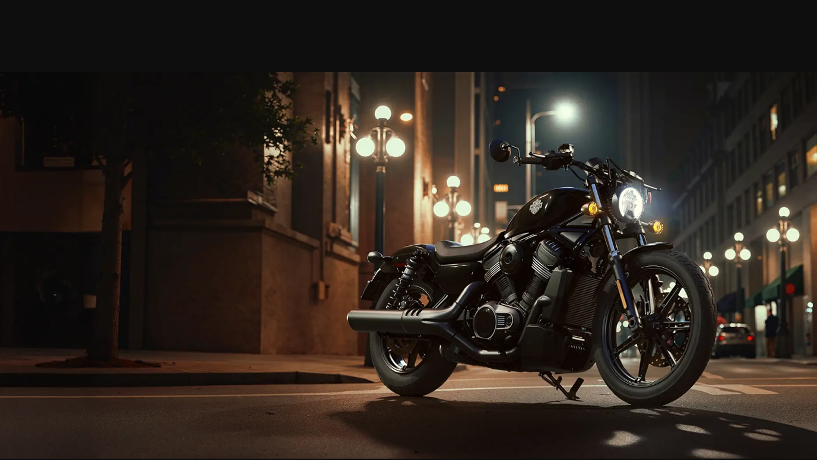 Με λίγα λόγια, η Nightster είναι η Harley-Davidson που κάνει την είσοδο στη μάρκα πιο άμεση: κρατά τον χαρακτήρα, την εμφάνιση και τον V2 κινητήρα που περιμένεις από μια Harley, αλλά τοποθετεί όλα αυτ Με λίγα λόγια, η Nightster είναι η Harley-Davidson που κάνει την είσοδο στη μάρκα πιο άμεση: κρατά τον χαρακτήρα, την εμφάνιση και τον V2 κινητήρα που περιμένεις από μια Harley, αλλά τοποθετεί όλα αυτ