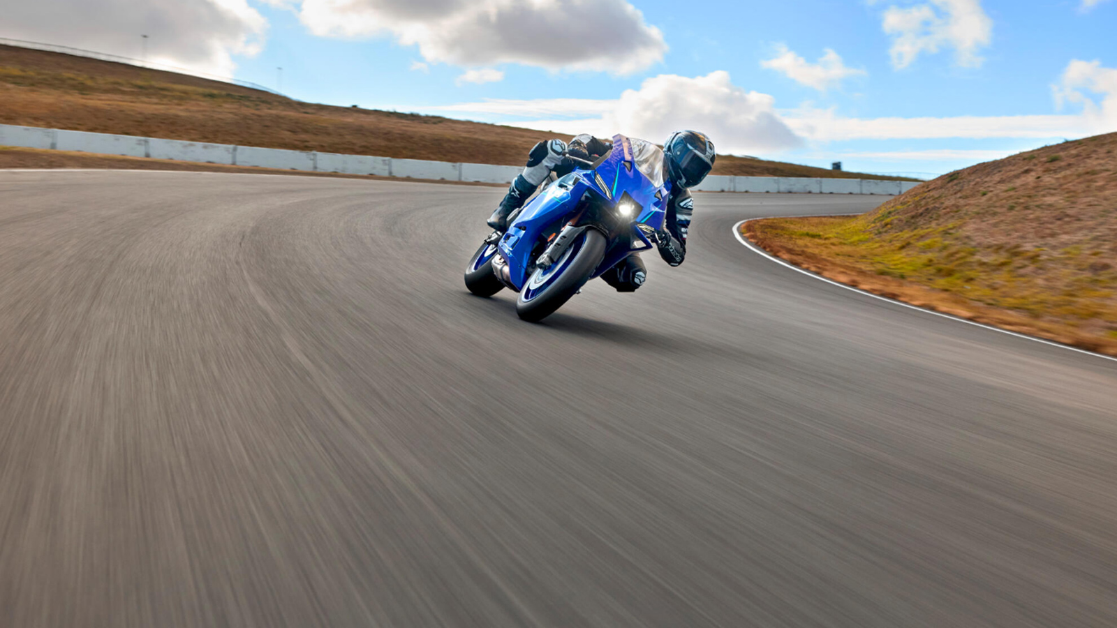 Yamaha YZF R9: Η σειρά R και σε τρικύλινδρο 