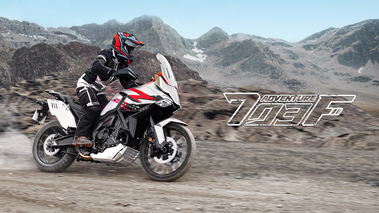 Με έντονο adventure χαρακτήρα, προστατευτικά κάγκελα, ποδιά αλουμινίου και τροχούς 19” εμπρός και 17” πίσω, είναι έτοιμη για ασφάλτινα και χωμάτινα χιλιόμετρα. Με έντονο adventure χαρακτήρα, προστατευτικά κάγκελα, ποδιά αλουμινίου και τροχούς 19” εμπρός και 17” πίσω, είναι έτοιμη για ασφάλτινα και χωμάτινα χιλιόμετρα.