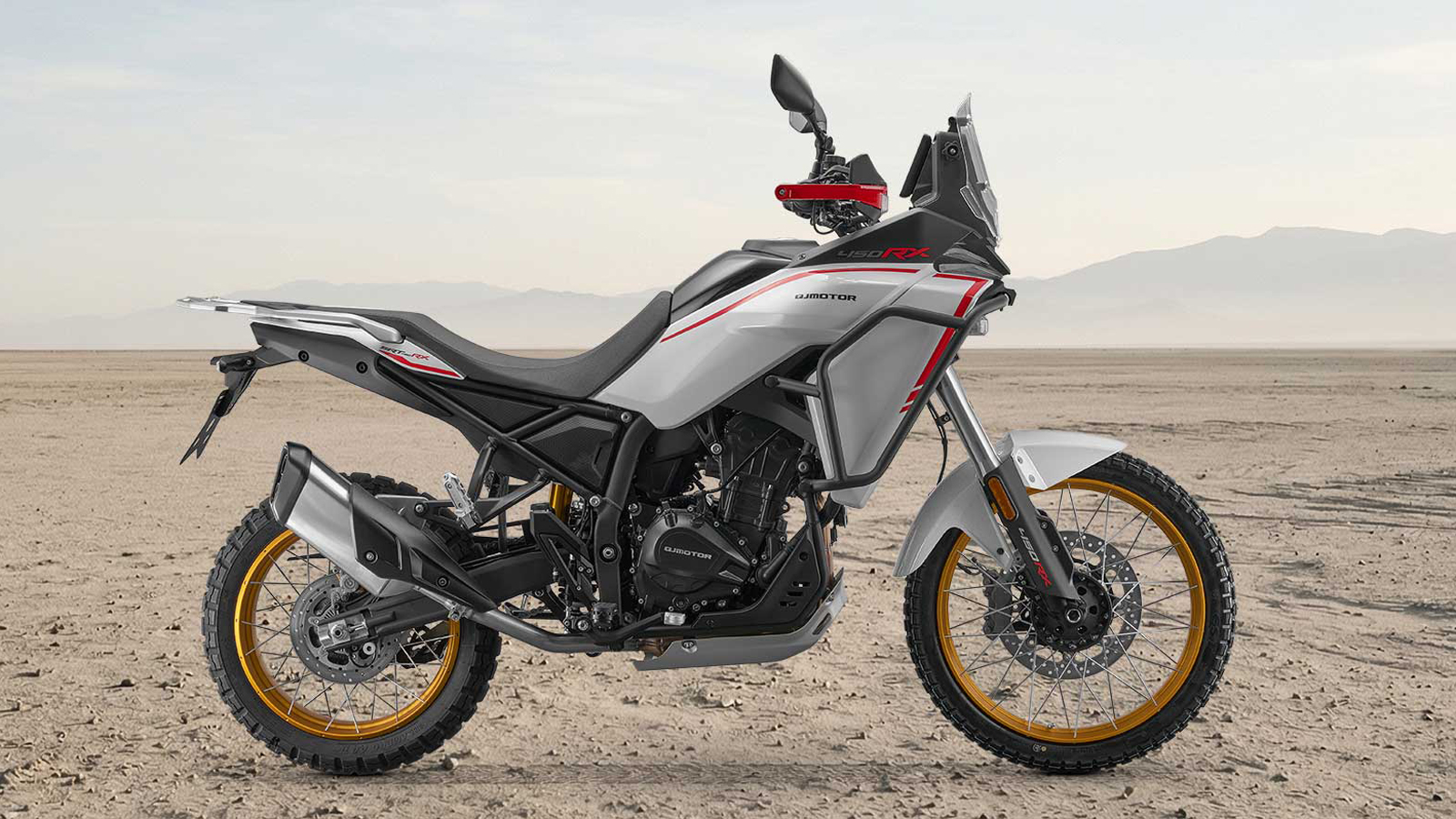 Η QJMOTOR SRT 450RX εξοπλίζεται με έναν εν σειρά δικύλινδρο κινητήρα που αποδίδει 47 ίππους στις 9.500 σ.α.λ. και ροπή 4,2 kgm στις 8.000 σ.α.λ., καθιστώντας τη ιδανική και για κατόχους διπλώματος Α2.