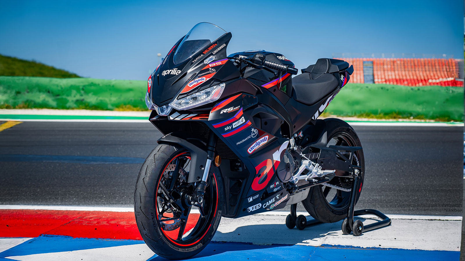 Η Aprilia RS 457 πλέον με όφελος 300 ευρώ Η Aprilia RS 457 πλέον με όφελος 300 ευρώ