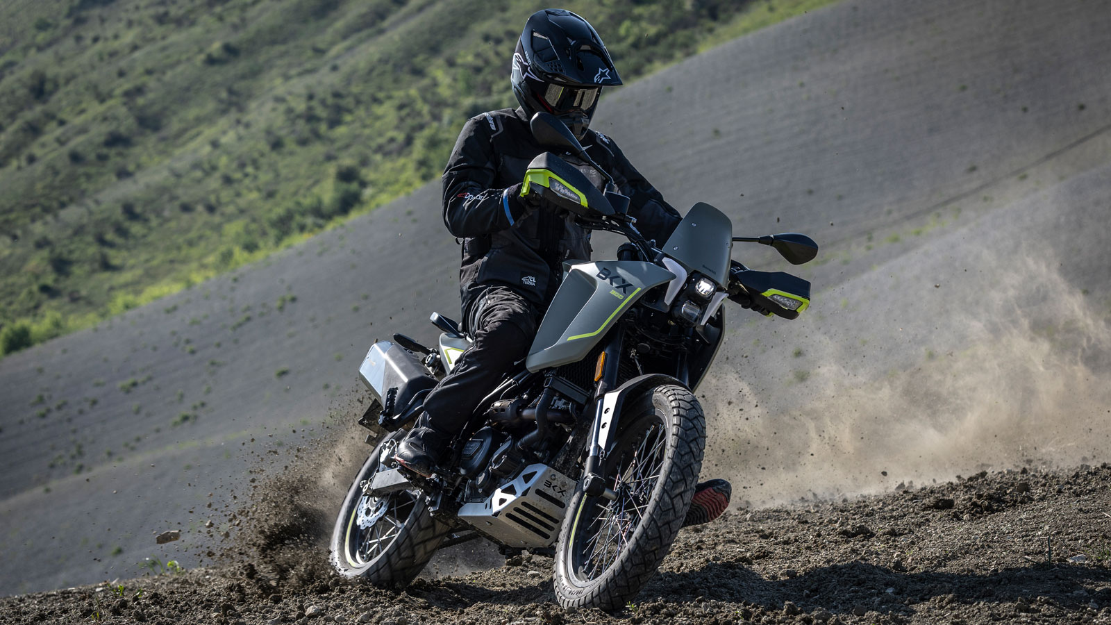Η νέα Α2 Adventure που υπόσχεται έως 500 χλμ. αυτονομίας με τιμή 4.460 ευρώ