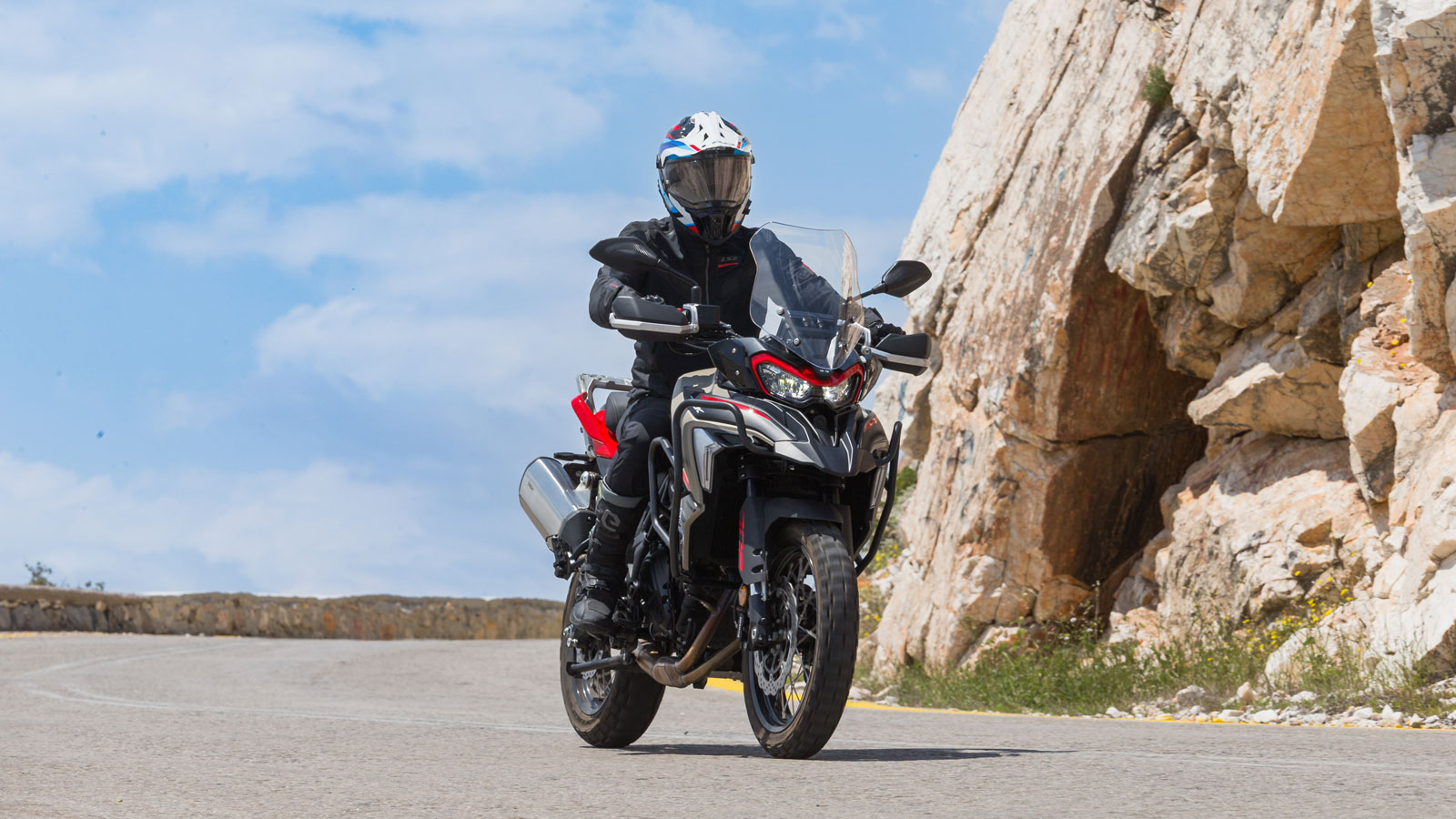 Benelli TRK 702 X