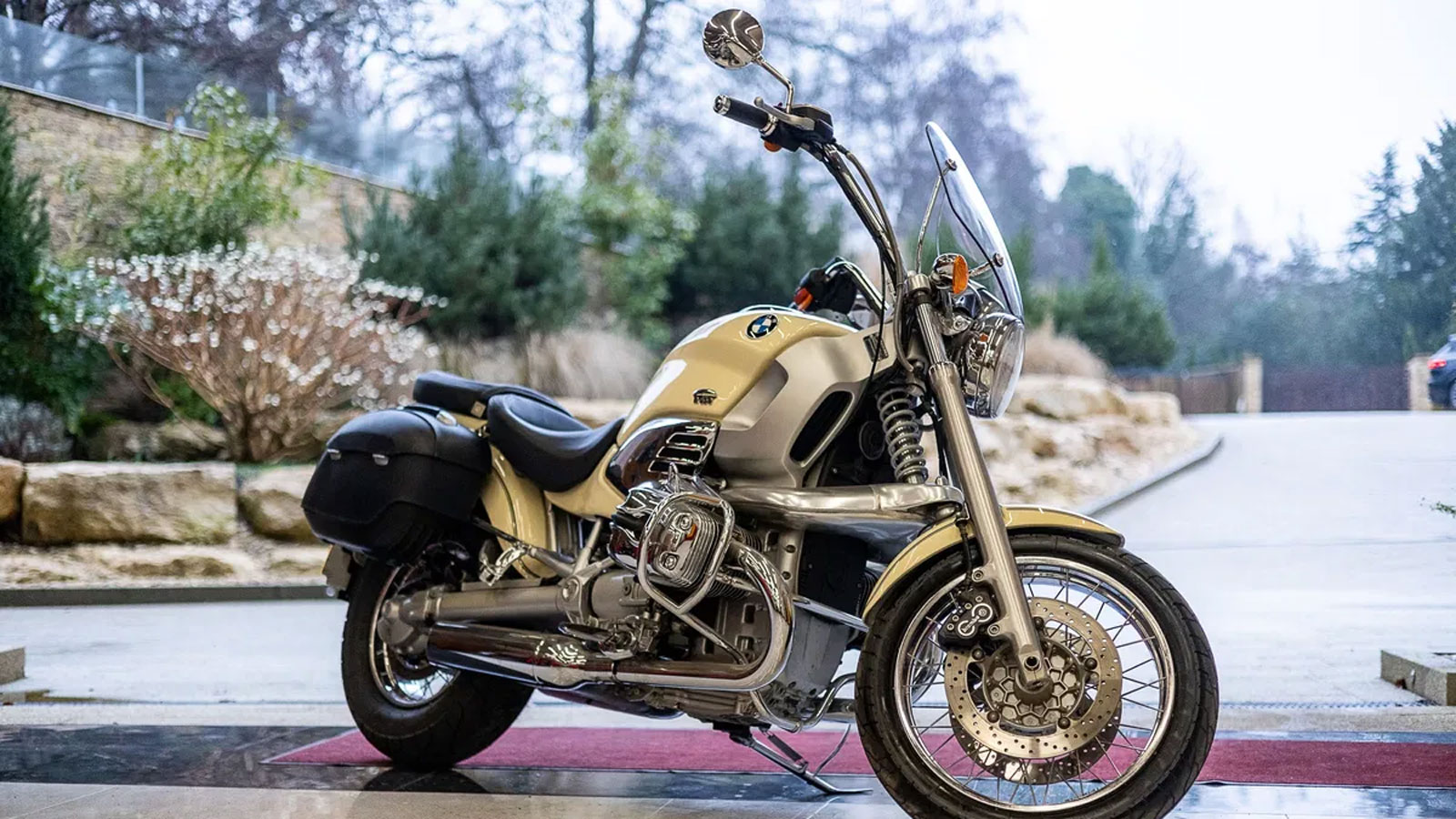 Υπήρξε μια εποχή που η κατοχή μιας BMW R850 C δεν προκαλούσε θαυμασμό αλλά απορία. Το cruiser πείραμα της BMW στις αρχές του 2000 θεωρήθηκε από πολλούς εκτός κλίματος.