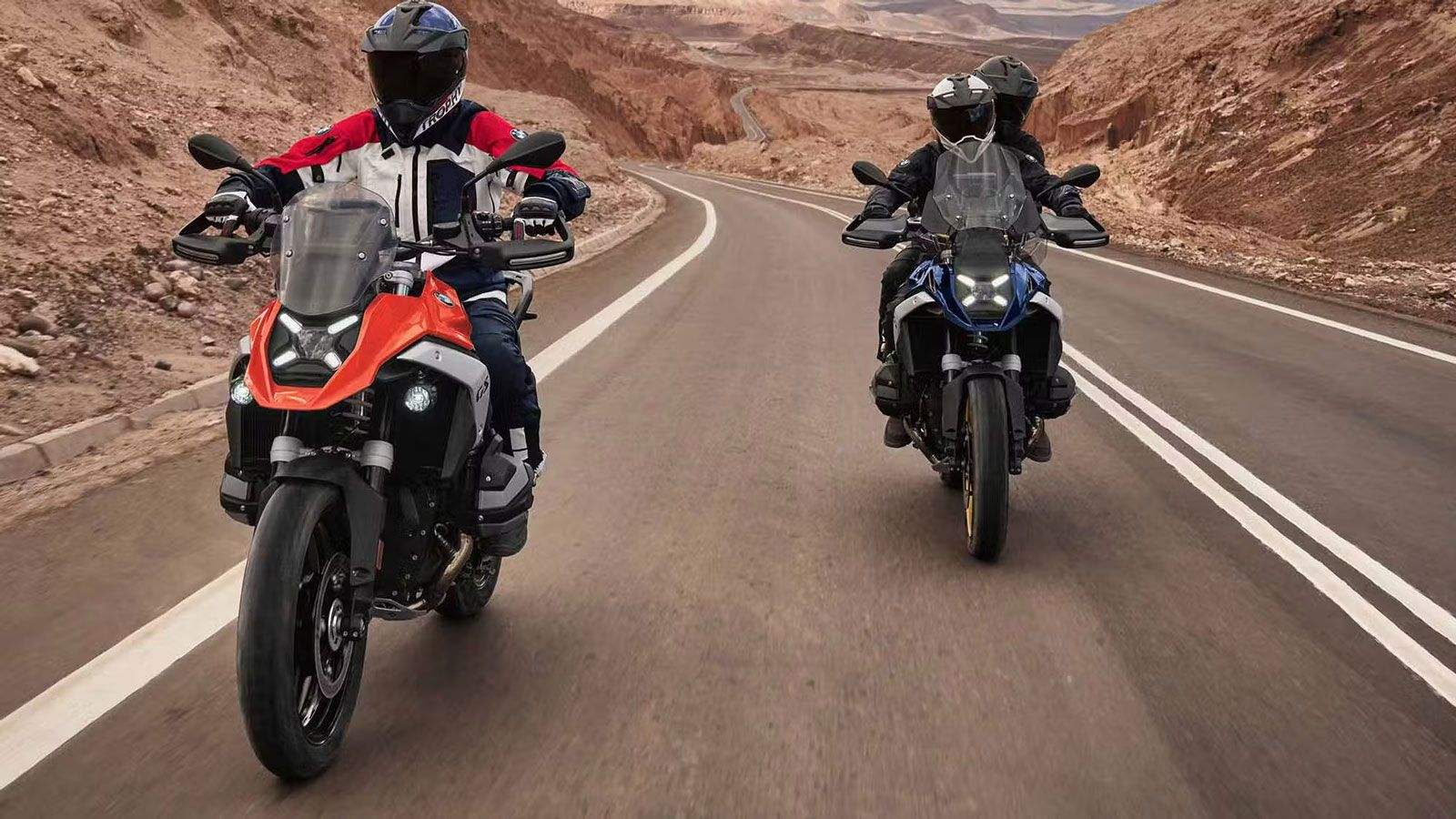 Η BMW R 1300 GS μπαίνει στο 2026 με στοχευμένες αλλαγές που δεν επηρεάζουν τη μηχανολογική της ταυτότητα, αλλά δίνουν έμφαση στην εικόνα και την τεχνολογική λεπτομέρεια. Η BMW R 1300 GS μπαίνει στο 2026 με στοχευμένες αλλαγές που δεν επηρεάζουν τη μηχανολογική της ταυτότητα, αλλά δίνουν έμφαση στην εικόνα και την τεχνολογική λεπτομέρεια.