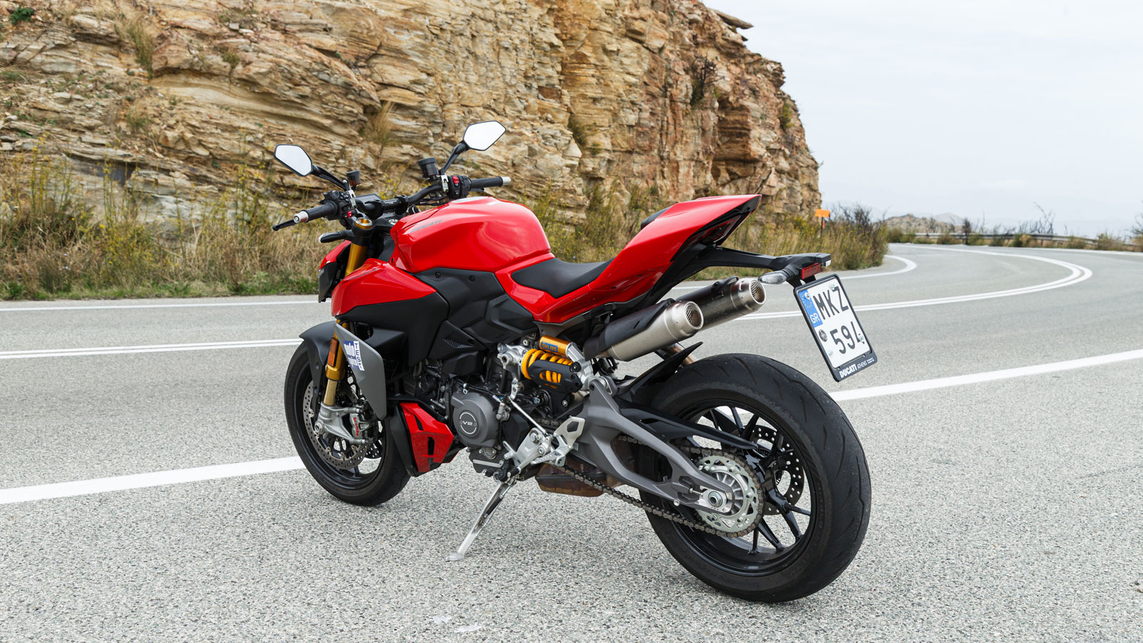 Η αρχιτεκτονική κατασκευής από το επίσης πρόσφατα ανανεωμένο Panigale V2, είναι υπεύθυνη για τις δομικές αλλαγές που περιλαμβάνουν δίαιτα 18 ολόκληρων κιλών σε σχέση με την προηγούμενη γενιά αγγίζοντα