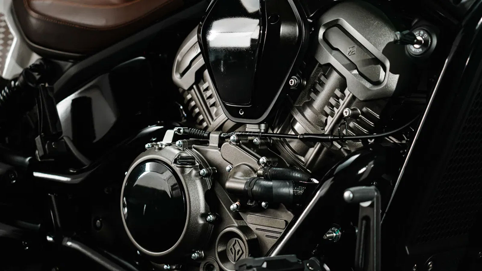 Η Benda συνεχίζει να χτίζει τον δικό της ξεχωριστό κόσμο στα cruiser, παρουσιάζοντας στην EICMA 2025 τα ολοκαίνουργια Rock 250 CVT, Rock 707 και Dark Flag 950.