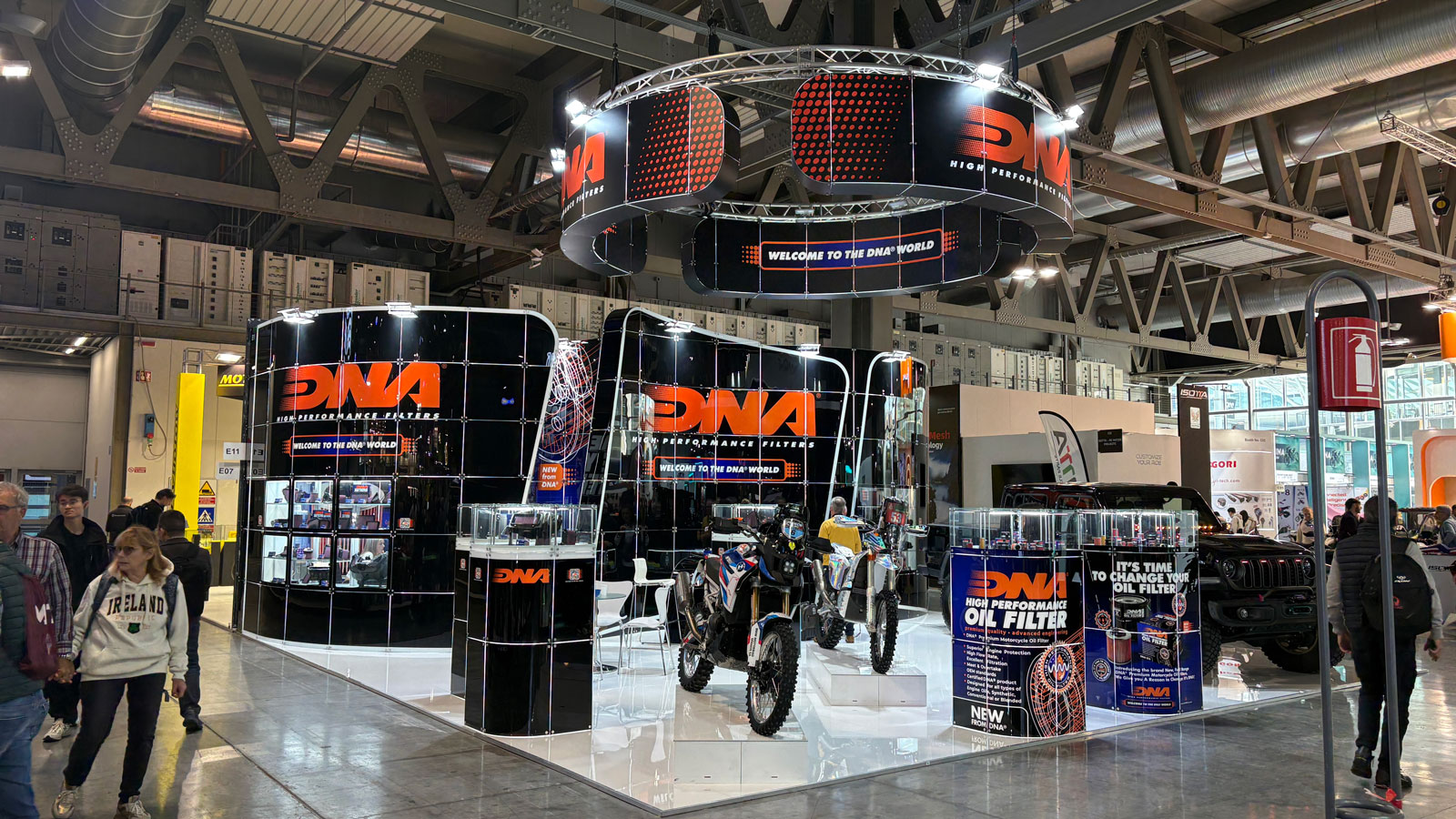 Η DNA High Performance Filters, εταιρεία γνωστή στην Ελλάδα και στο εξωτερικό για την εξειδίκευσή της στην τεχνολογία φίλτρων αέρα, έχει και φέτος ένα εντυπωσιακό περίπτερο στην EICMA. 