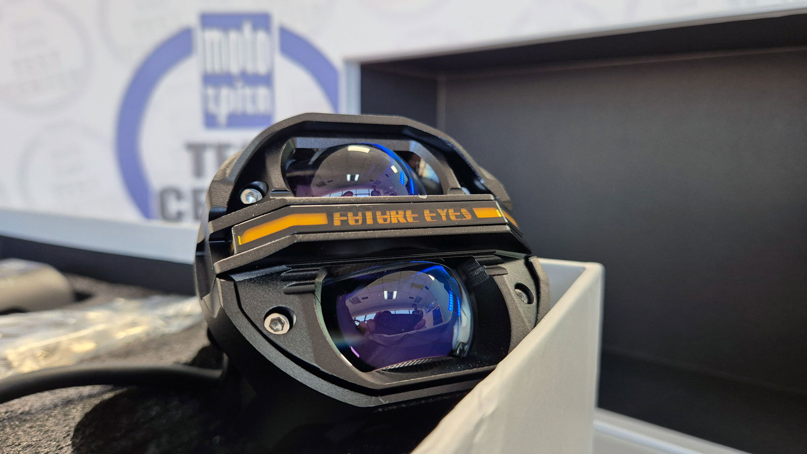 Future Eyes X80: Ελαφριοί και ανθεκτικοί LED προβολείς με ισχύ 120W Future Eyes X80: Ελαφριοί και ανθεκτικοί LED προβολείς με ισχύ 120W
