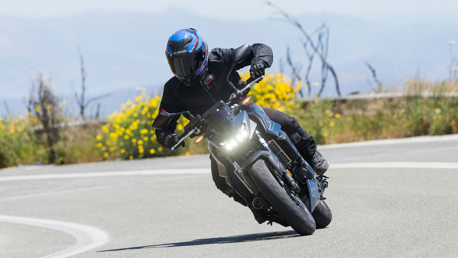 Honda CB750 Hornet E-Clutch - Test