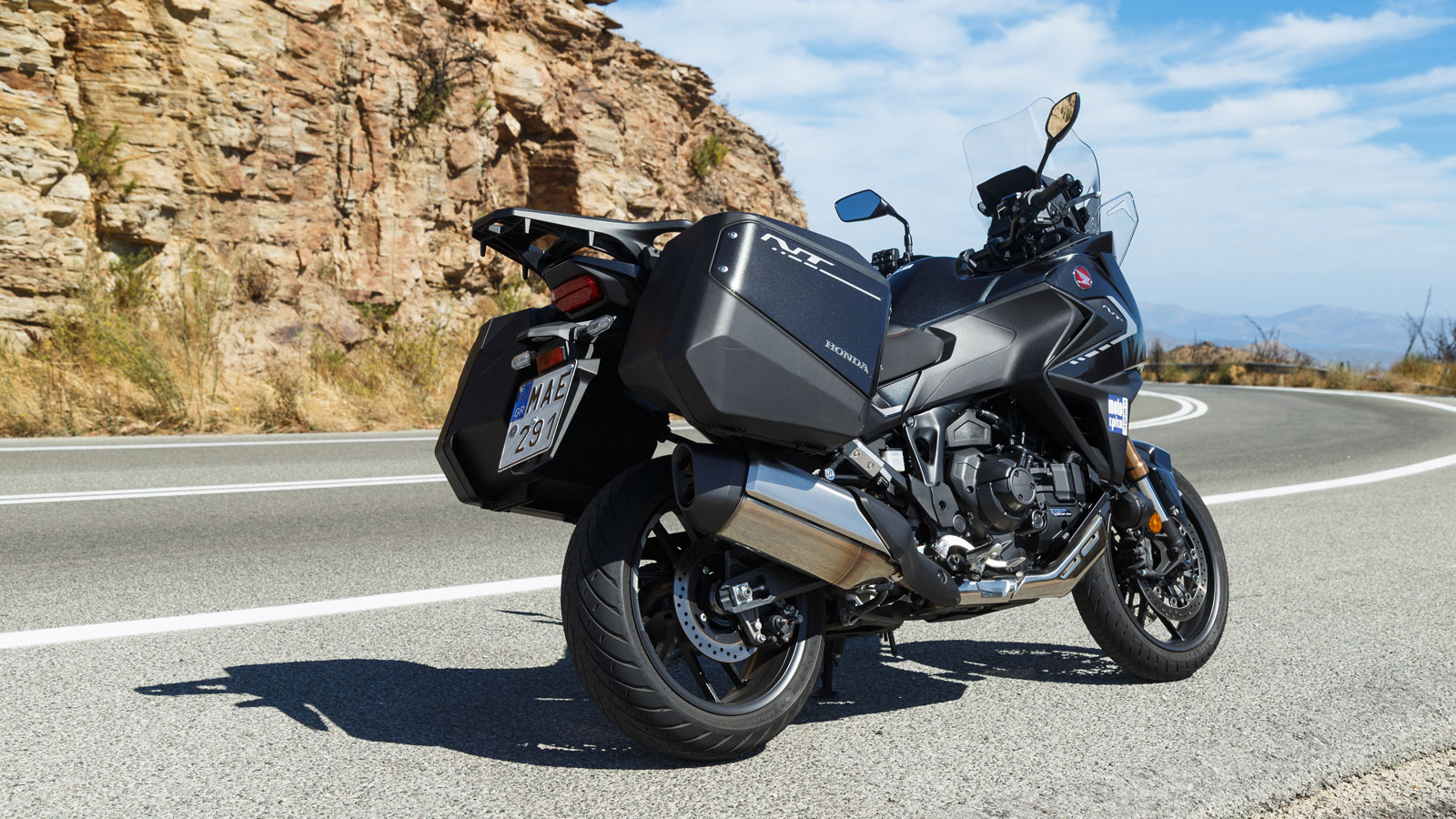 Το όνομα New Touring μαρτυρά από μόνο ποιος είναι ο κύριος στόχος αυτής της μοτοσυκλέτας και φυσικά καταφέρνει να το δικαιολογήσει και με το παραπάνω.