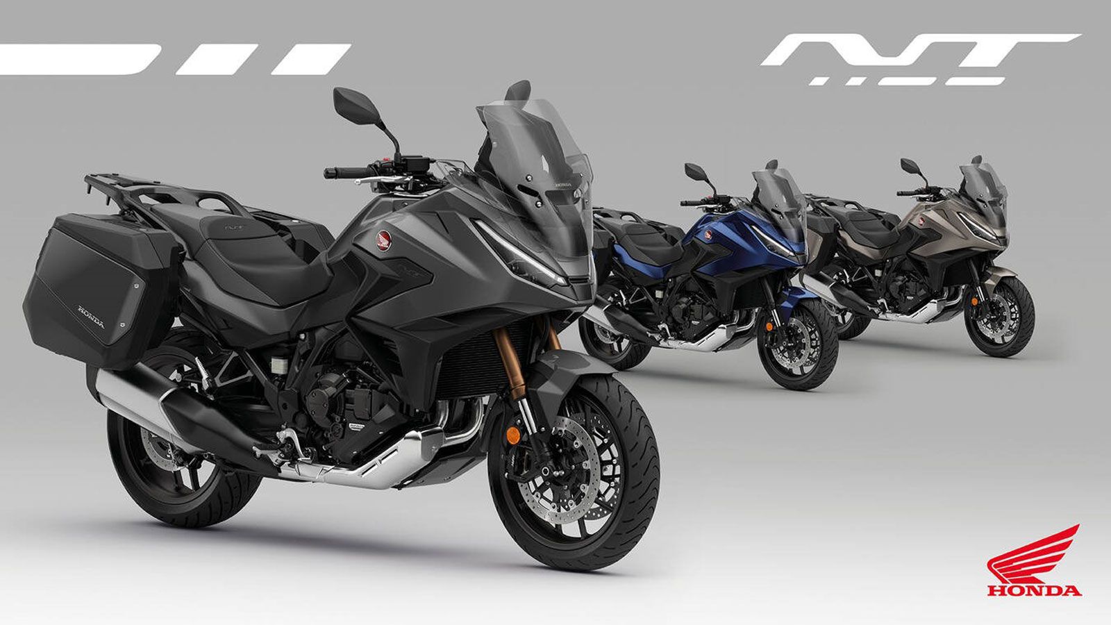 Η Honda παρουσίασε τη νέα χρωματική παλέτα της NT1100 για το 2026, εμπλουτίζοντας τη γκάμα της με τη νέα απόχρωση Iridium Gray Metallic, διαθέσιμη τόσο στην απλή έκδοση όσο και στην NT1100 Electronic 