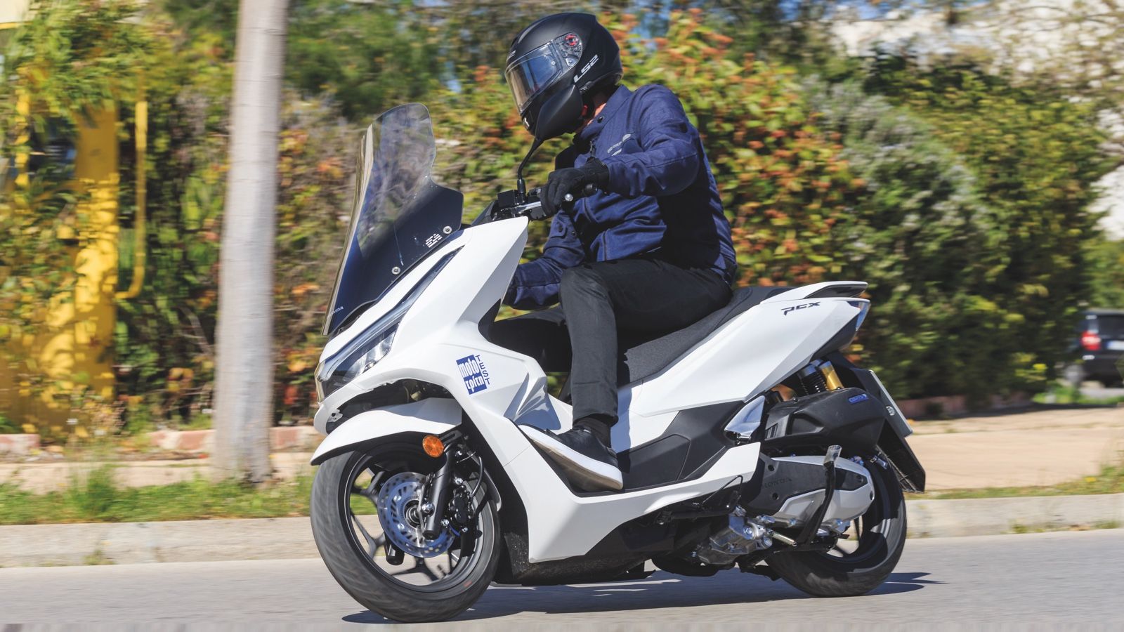 Honda PCX 125 - Νέος αεροδυναμικός σχεδιασμός για το 2025.