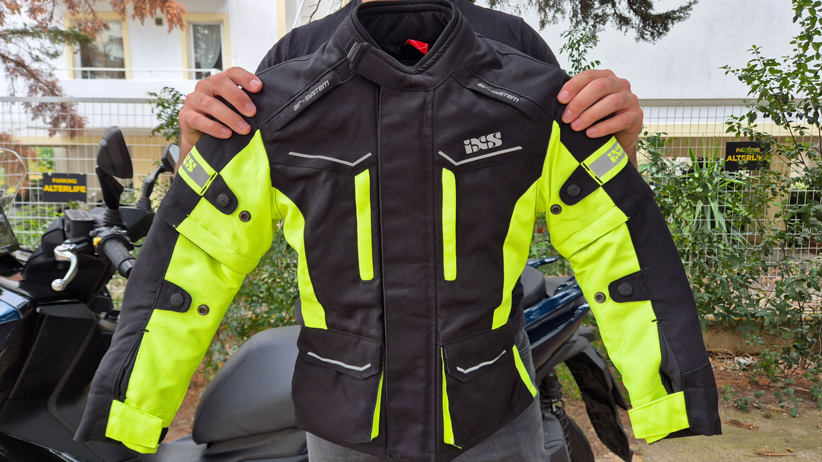 To IXS Tour Kids 1.0, είναι ένα εξαιρετικό παιδικό μπουφάν με υψηλή ποιότητα κατασκευής, που προσφέρει κορυφαία προστασία. To IXS Tour Kids 1.0, είναι ένα εξαιρετικό παιδικό μπουφάν με υψηλή ποιότητα κατασκευής, που προσφέρει κορυφαία προστασία.