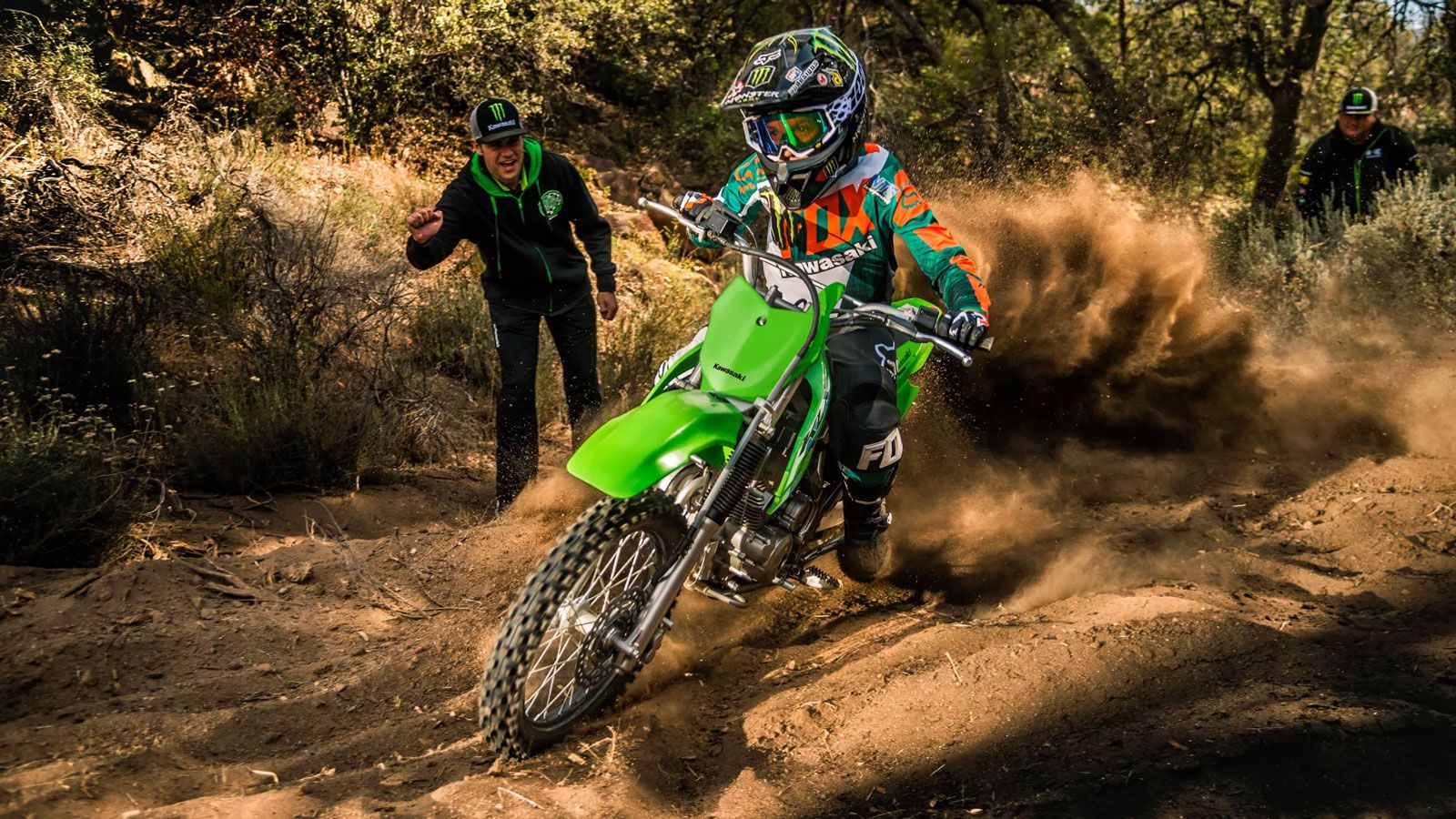 Η Kawasaki φέρνει ξανά στο προσκήνιο το KLX140R 2026, μια μοτοσυκλέτα σχεδιασμένη για νέους αναβάτες που θέλουν να μπουν στον κόσμο του off-road. Ο αερόψυκτος τετράχρονος μονοκύλινδρος κινητήρας των 1 Η Kawasaki φέρνει ξανά στο προσκήνιο το KLX140R 2026, μια μοτοσυκλέτα σχεδιασμένη για νέους αναβάτες που θέλουν να μπουν στον κόσμο του off-road. Ο αερόψυκτος τετράχρονος μονοκύλινδρος κινητήρας των 1