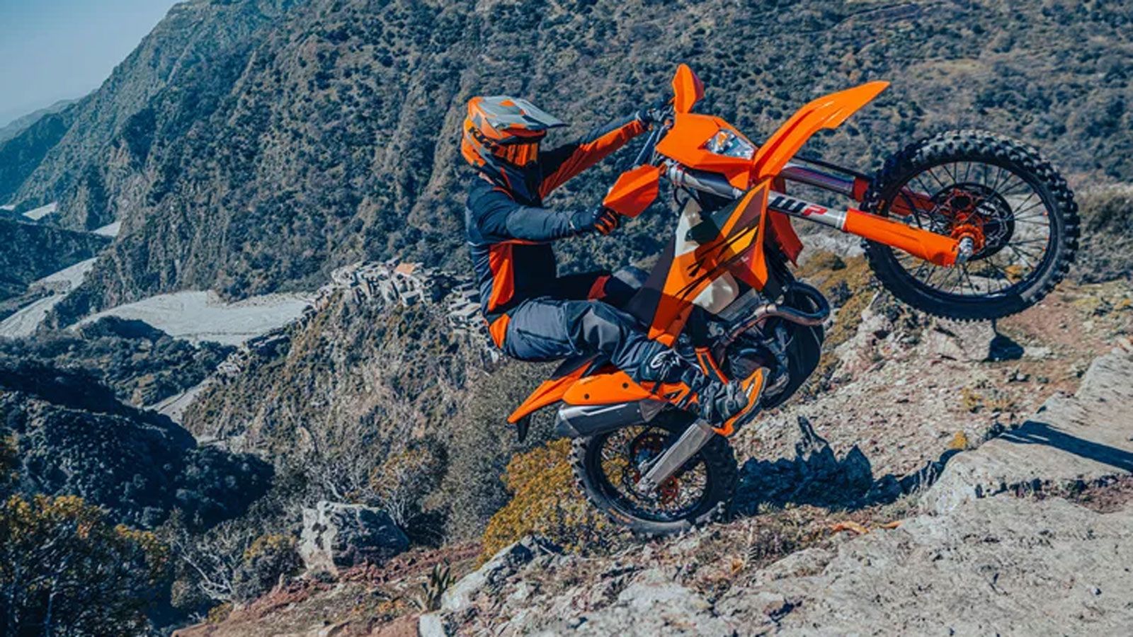 Στο στόχαστρο οι enduro μοτοσυκλέτες της KTM. Στο στόχαστρο οι enduro μοτοσυκλέτες της KTM.